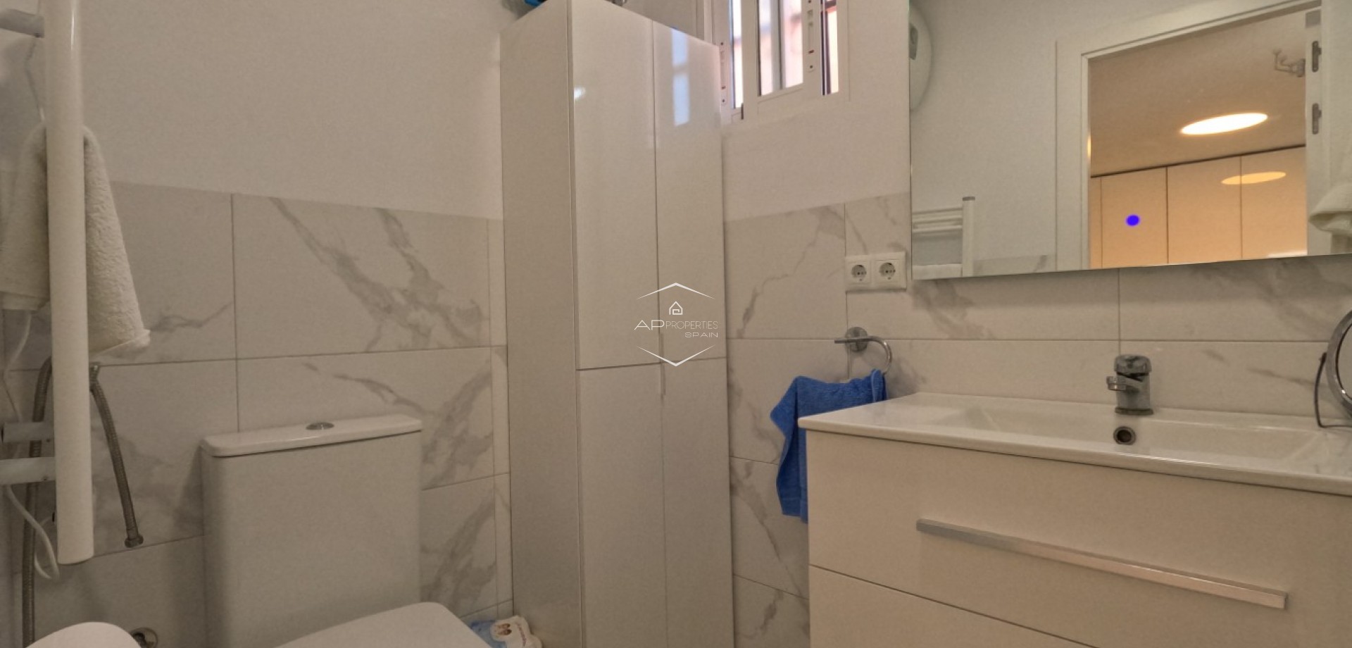 Reventa - Casa adosada / Casa adosada -
Torrevieja - El Acequión - Los Náufragos