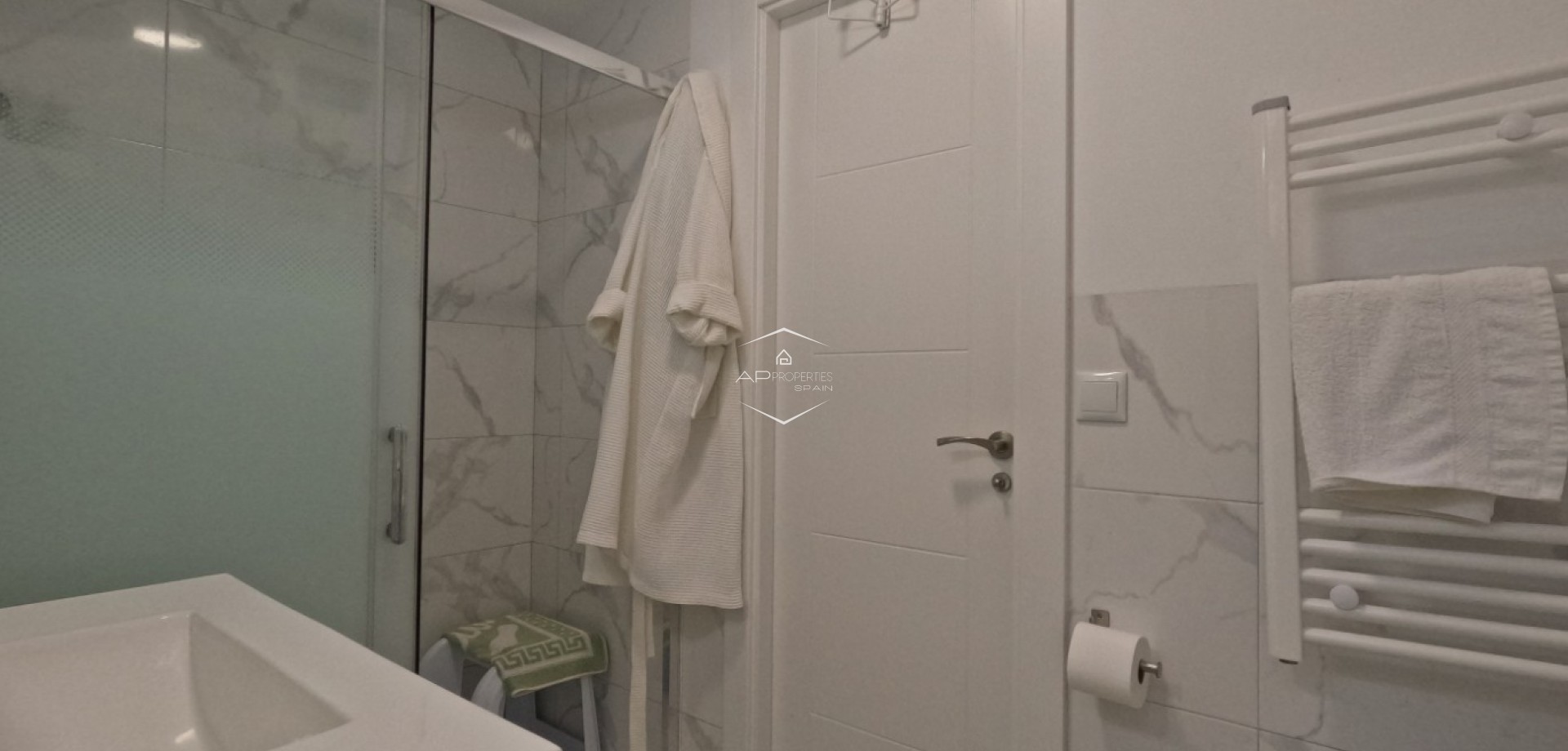 Reventa - Casa adosada / Casa adosada -
Torrevieja - El Acequión - Los Náufragos