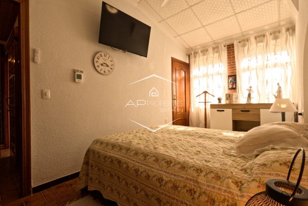 Reventa - Casa adosada / Casa adosada -
Torrevieja - El Acequión - Los Náufragos