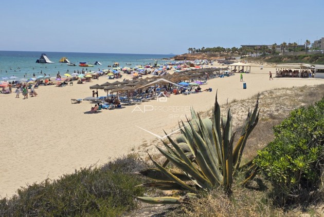 Reventa - Casa adosada / Casa adosada -
Orihuela Costa - Mil Palmeras
