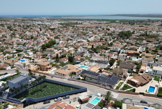 Nowy budynek - Willa - Dom wolnostojący -
Ciudad Quesada