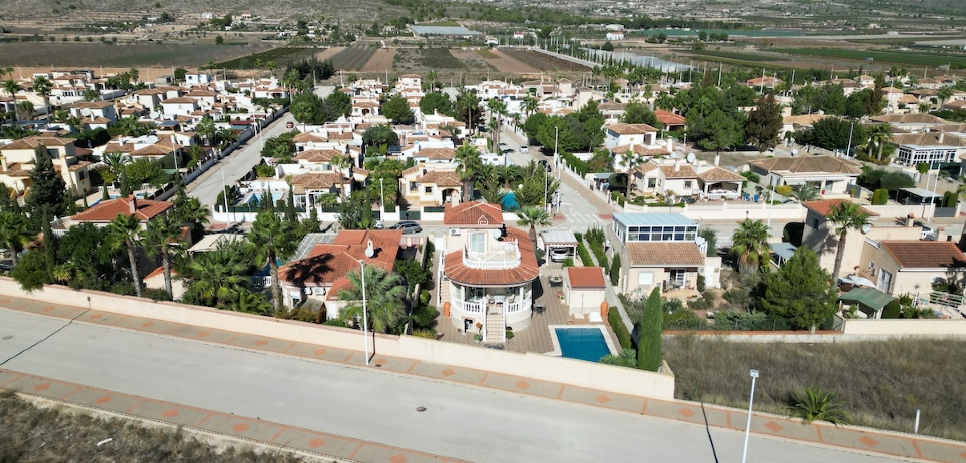 Resale - Villa / Detached -
Hondón de las Nieves