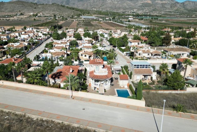 Revente - Villa / Indépendante -
Hondón de las Nieves