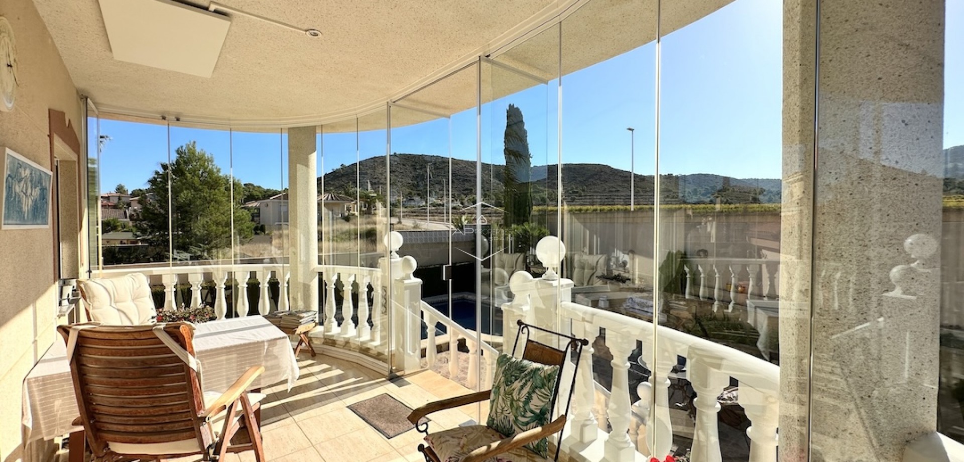 Resale - Villa / Detached -
Hondón de las Nieves