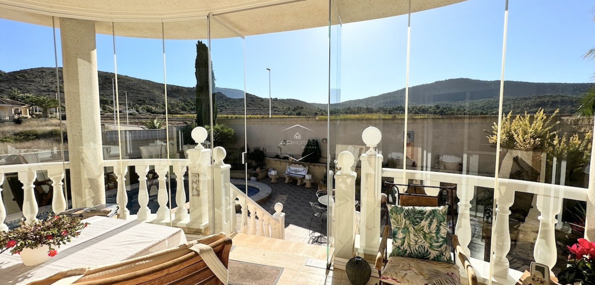 Resale - Villa / Detached -
Hondón de las Nieves