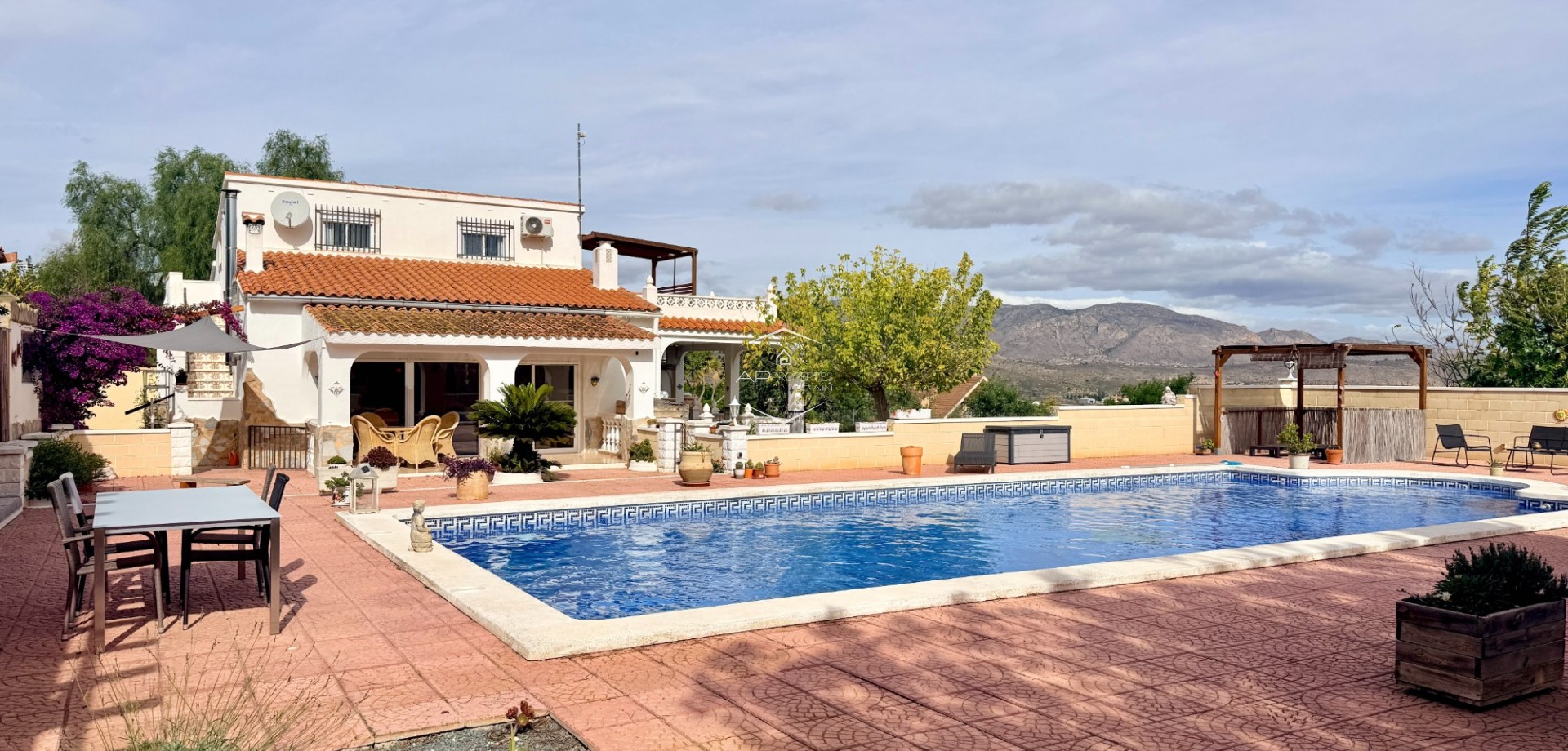 Reventa - Villa - Independiente -
Hondón de los Fráiles