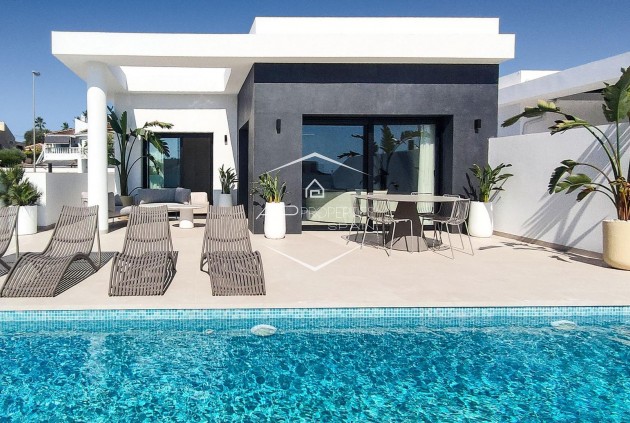 Nowy budynek - Willa - Dom wolnostojący -
Rojales - Ciudad Quesada