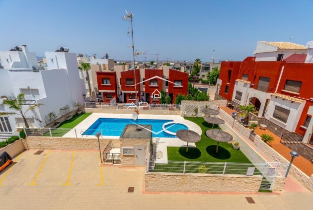Resale - Terraced house / Townhouse -
Torrevieja - Aguas Nuevas