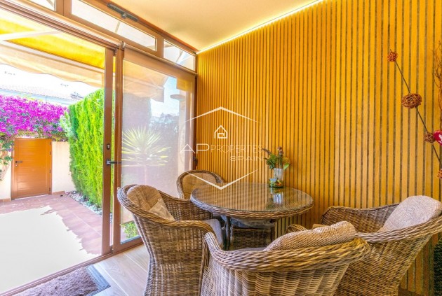 Resale - Terraced house / Townhouse -
Torrevieja - Aguas Nuevas