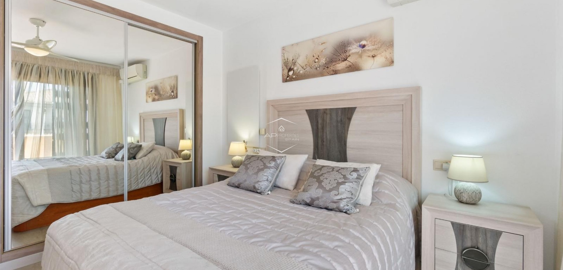 Resale - Terraced house / Townhouse -
Torrevieja - Aguas Nuevas