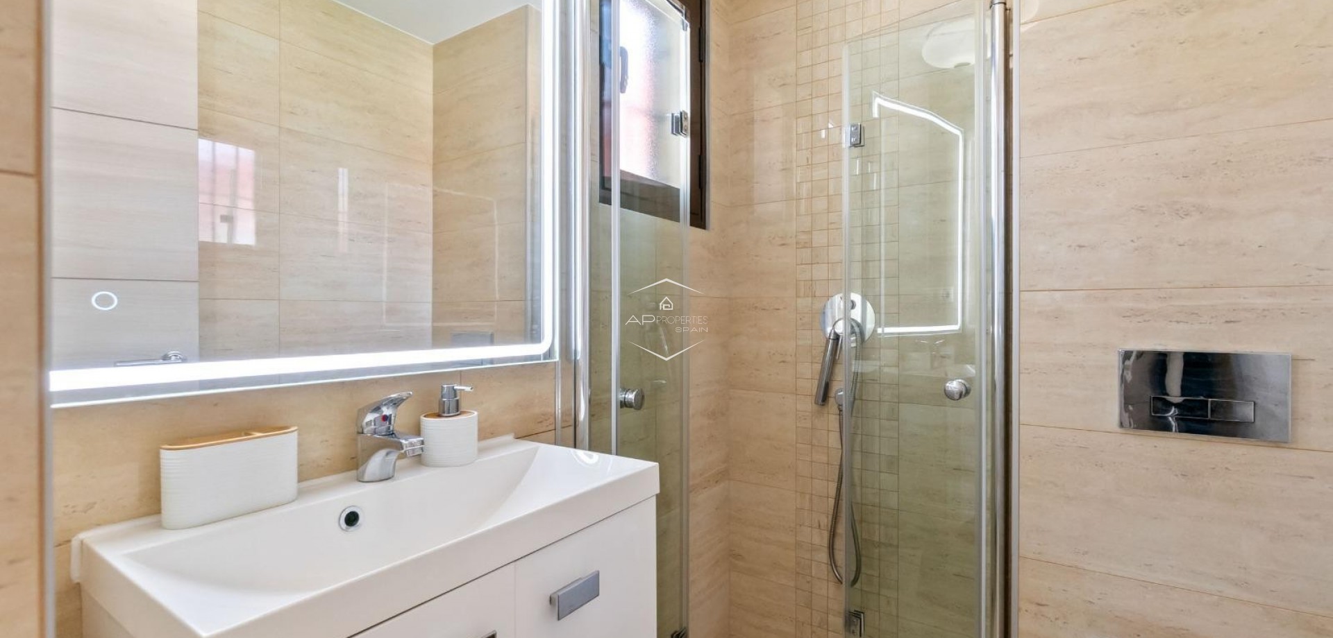 Resale - Terraced house / Townhouse -
Torrevieja - Aguas Nuevas