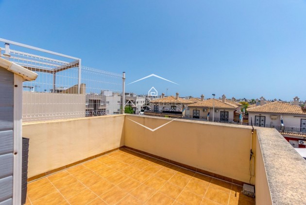 Resale - Terraced house / Townhouse -
Torrevieja - Aguas Nuevas