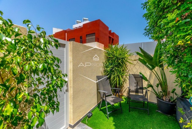 Resale - Terraced house / Townhouse -
Torrevieja - Aguas Nuevas