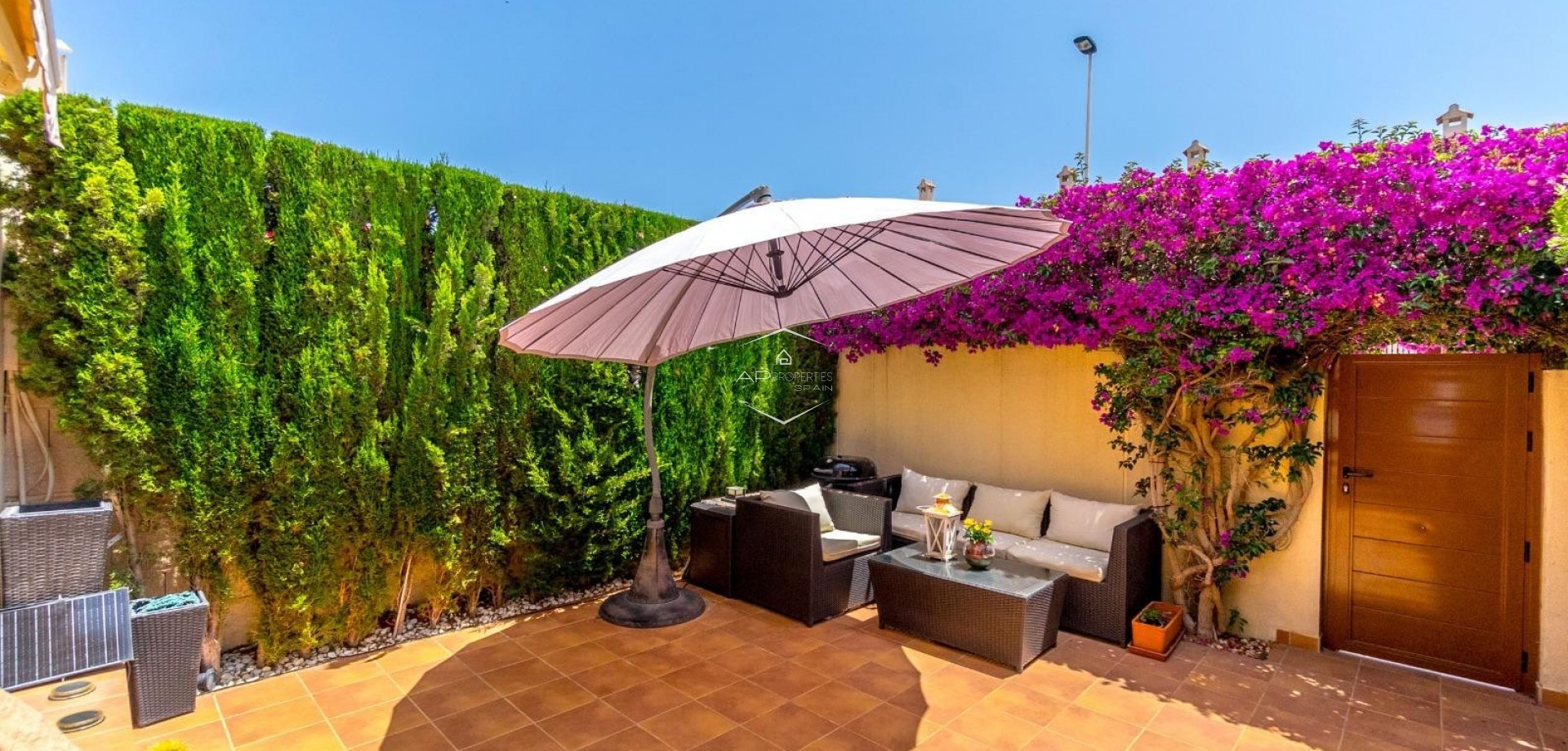 Resale - Terraced house / Townhouse -
Torrevieja - Aguas Nuevas