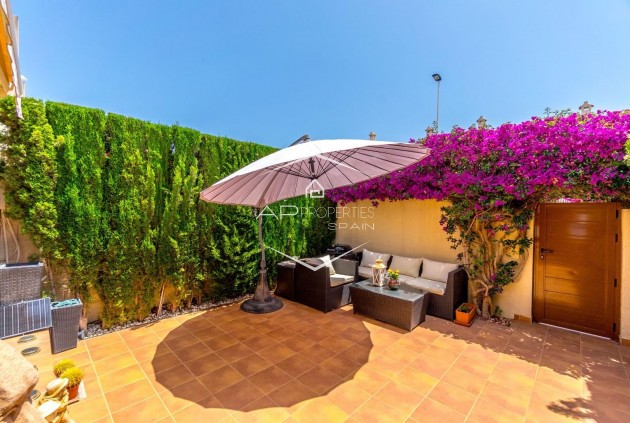 Resale - Terraced house / Townhouse -
Torrevieja - Aguas Nuevas