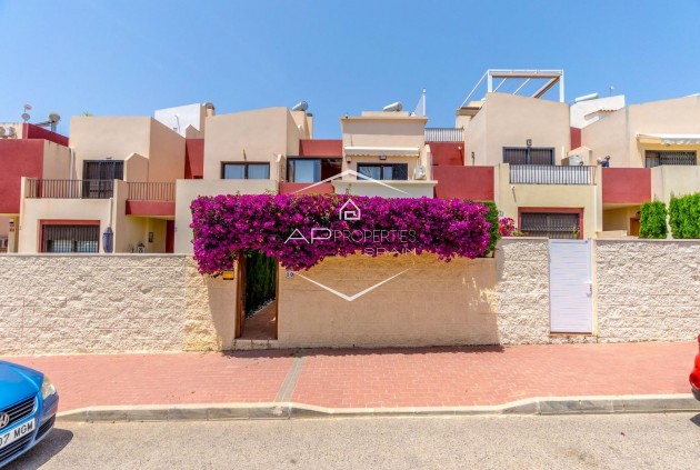 Resale - Terraced house / Townhouse -
Torrevieja - Aguas Nuevas