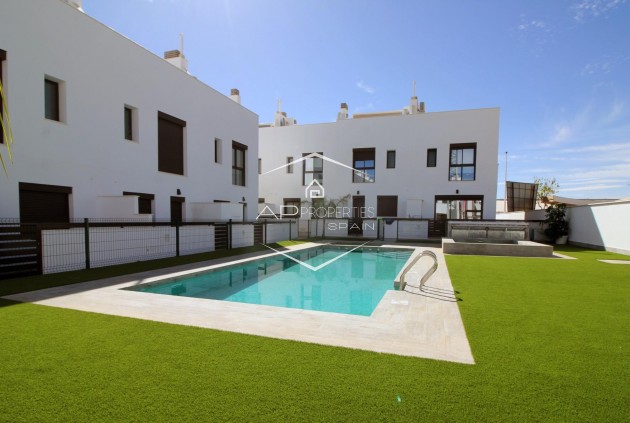 Nowy budynek - Willa - bliźniak -
Pilar de la Horadada - El Pilar de la Horadada