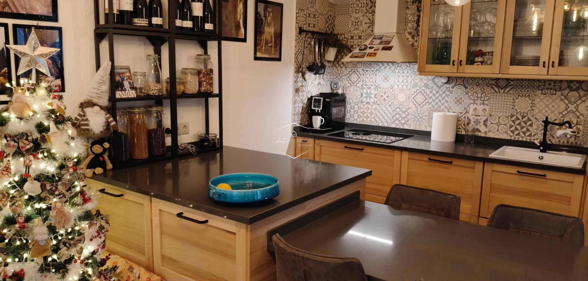 Odsprzedaż - Willa - Dom wolnostojący -
Aspe