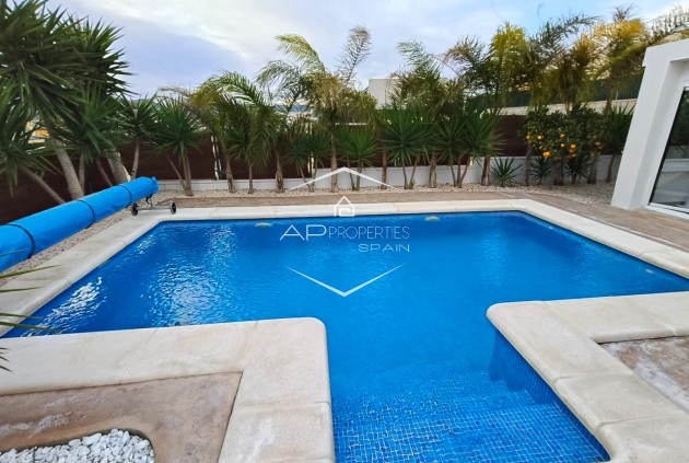 Odsprzedaż - Willa - Dom wolnostojący -
Aspe