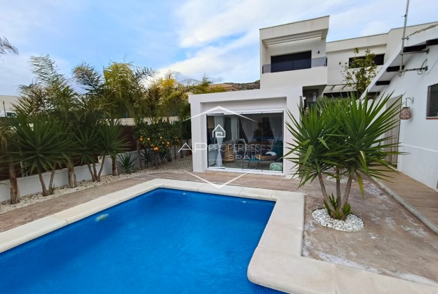 Odsprzedaż - Willa - Dom wolnostojący -
Aspe